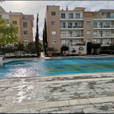 Apartment Elysia Park Deluxe Paphos